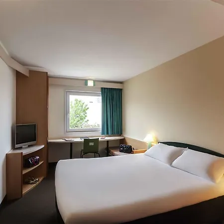 Ibis Valencia 2*