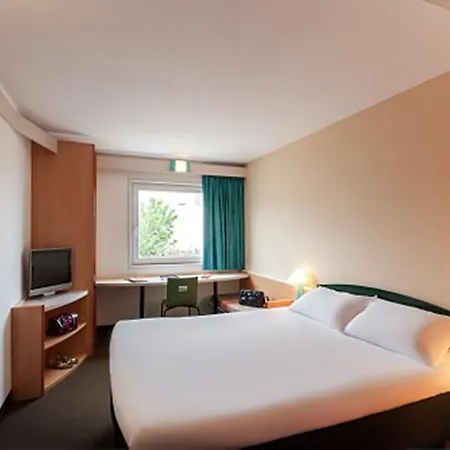 Ibis Valencia Hotel 2*
