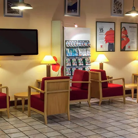 Ibis Valencia מלון