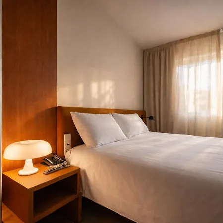 Ibis Valencia מלון