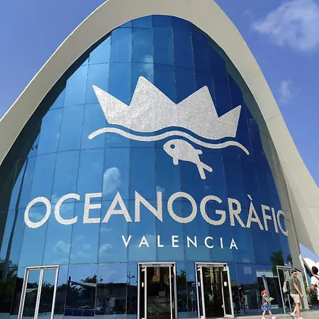 Ibis Valencia 2* אלפאפאר