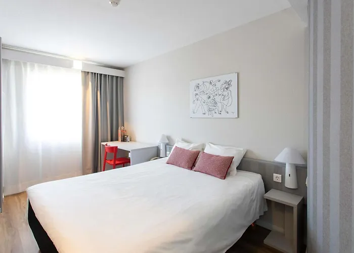 Ibis Valencia מלון