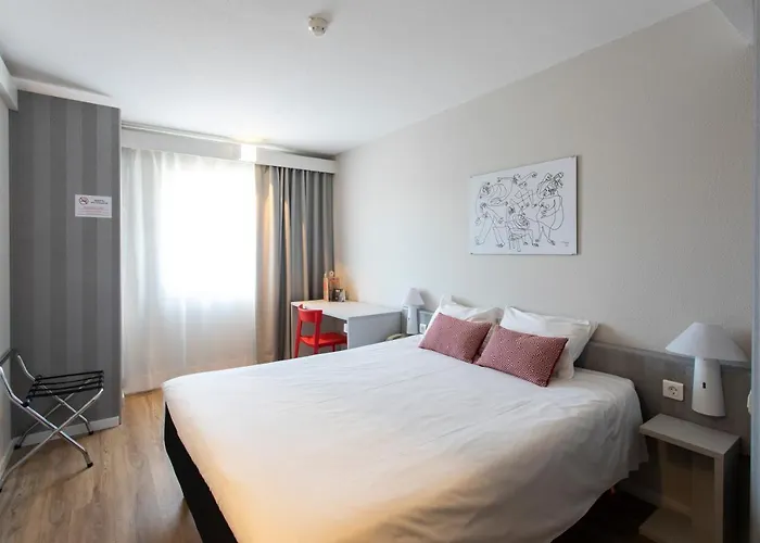 Ibis Valencia 2*