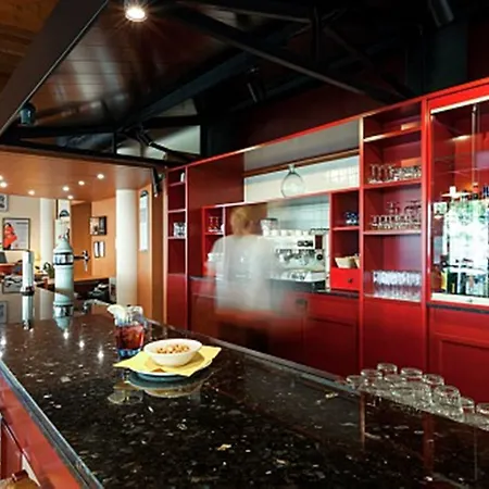 Ibis Valencia Отель