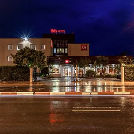 Отель Ibis Valencia 2*
