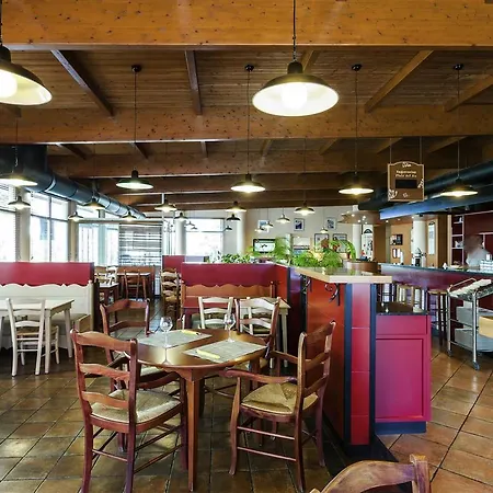 Отель Ibis Valencia
