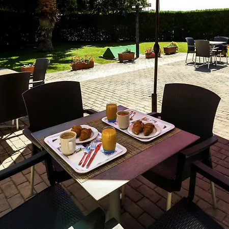 Ibis Valencia Hotel 2*