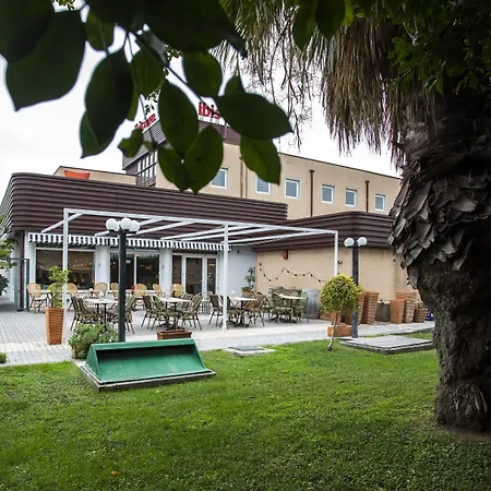 Ibis Valencia Hotel 2*