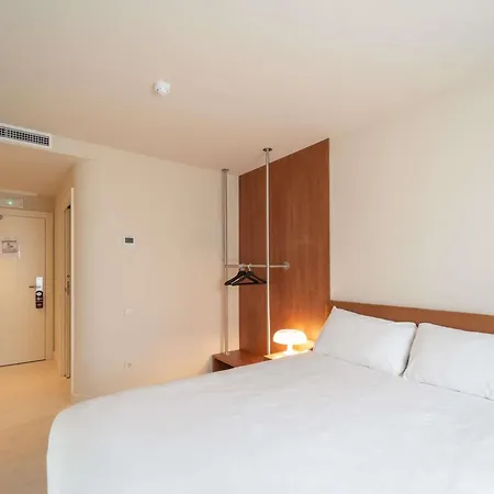 Ibis Valencia Hotel 2*