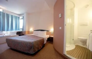 Ibis Valencia 2*