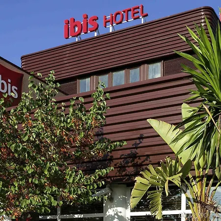 Ibis Valencia 2*