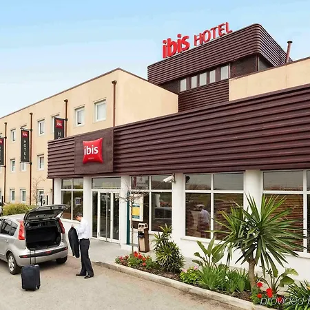 Ibis Valencia 2*