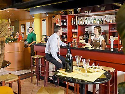 Ibis Valencia 2*