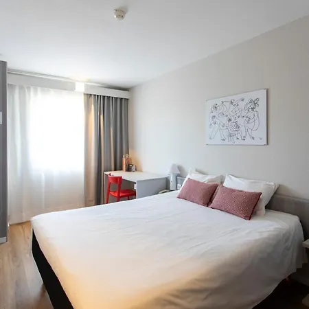 Ibis Valencia 2*
