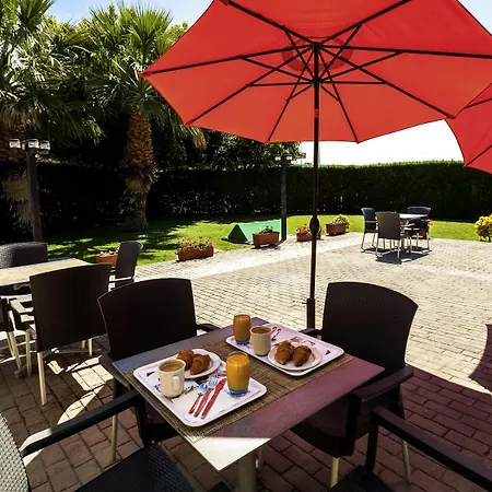 Ibis Valencia Hotel 2*