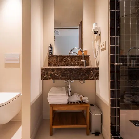 Ibis Valencia 2*