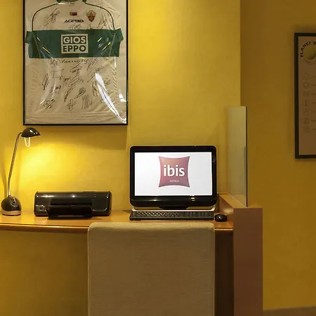 Ibis Valencia Hotel 2*