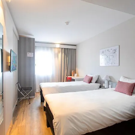 Ibis Valencia 2*